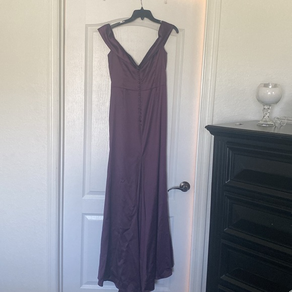 Plum, off the shoulders bridesmaids dress. Worn once with a mermaid fit. - Picture 2 of 4